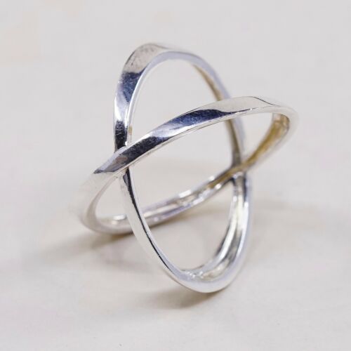 Sz 8, Vtg Sterling silver handmade ring, 925 silver cross Entwined band