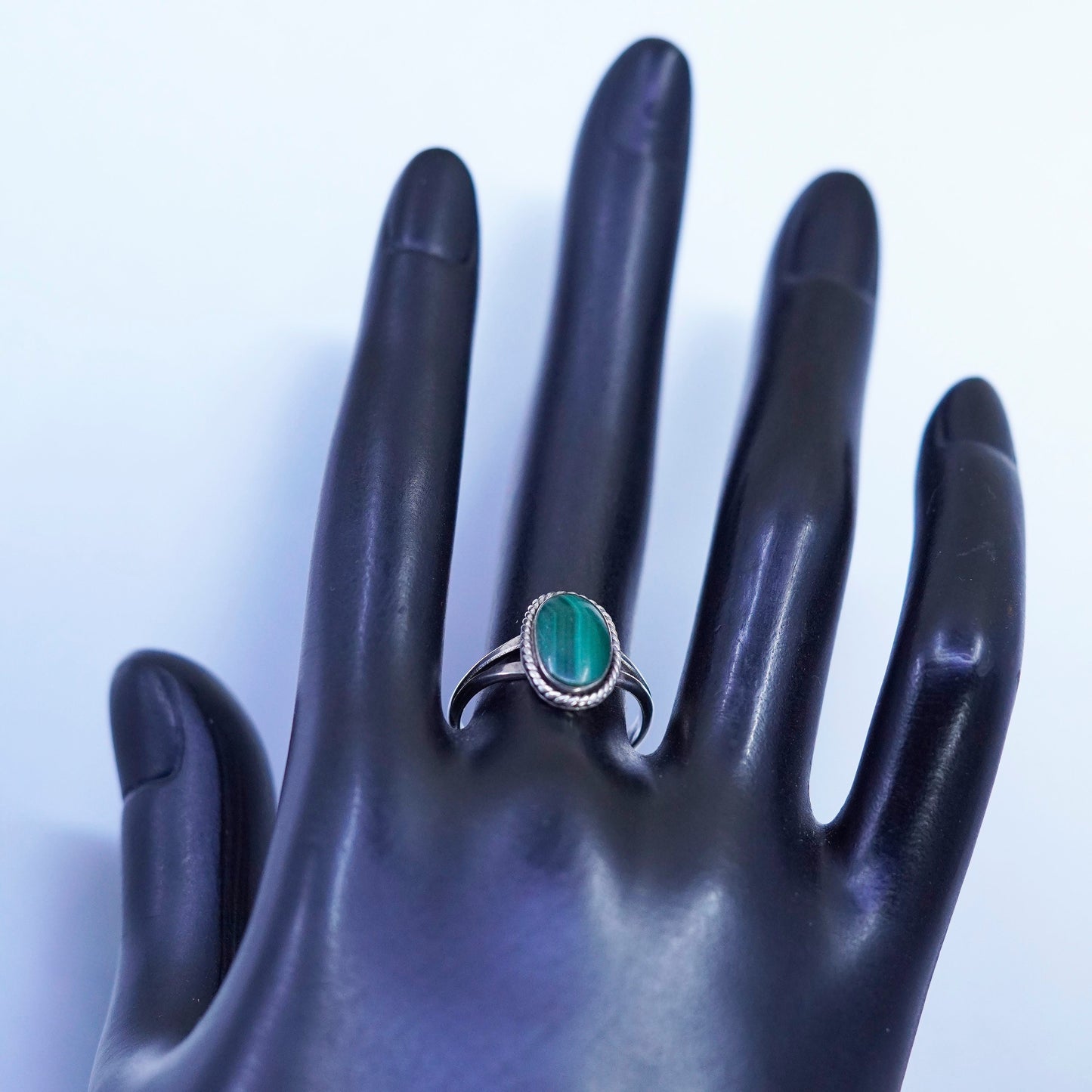 Size 6, Native American navajo Sterling 925 silver handmade ring with malachite