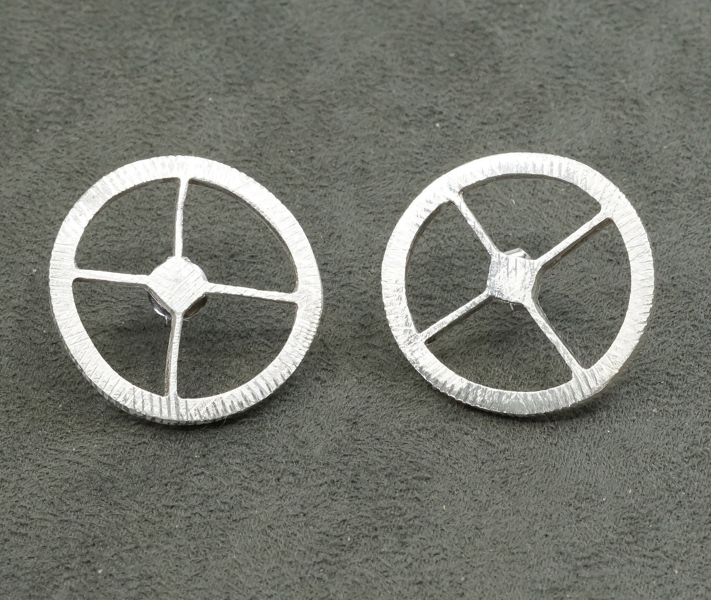 vtg Steve Mitchell Sterling silver handmade earrings, 925 Round, wheel studs