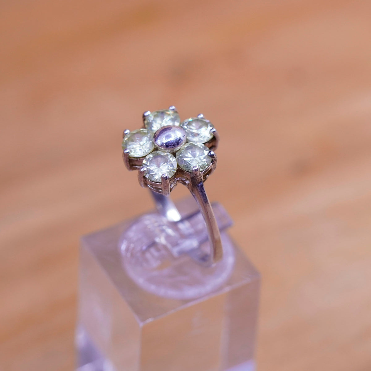 Size 8, vintage Sterling 925 silver handmade ring with crystal and peridot