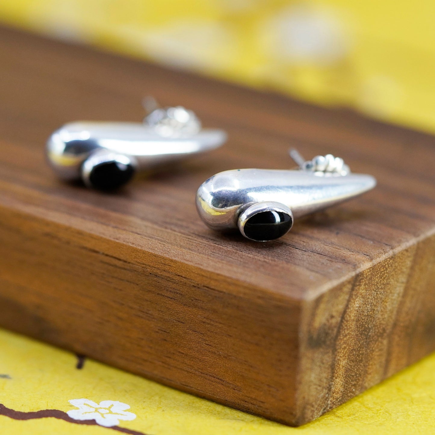 Southwestern Sterling 925 silver handmade teardrop earrings with round onyx