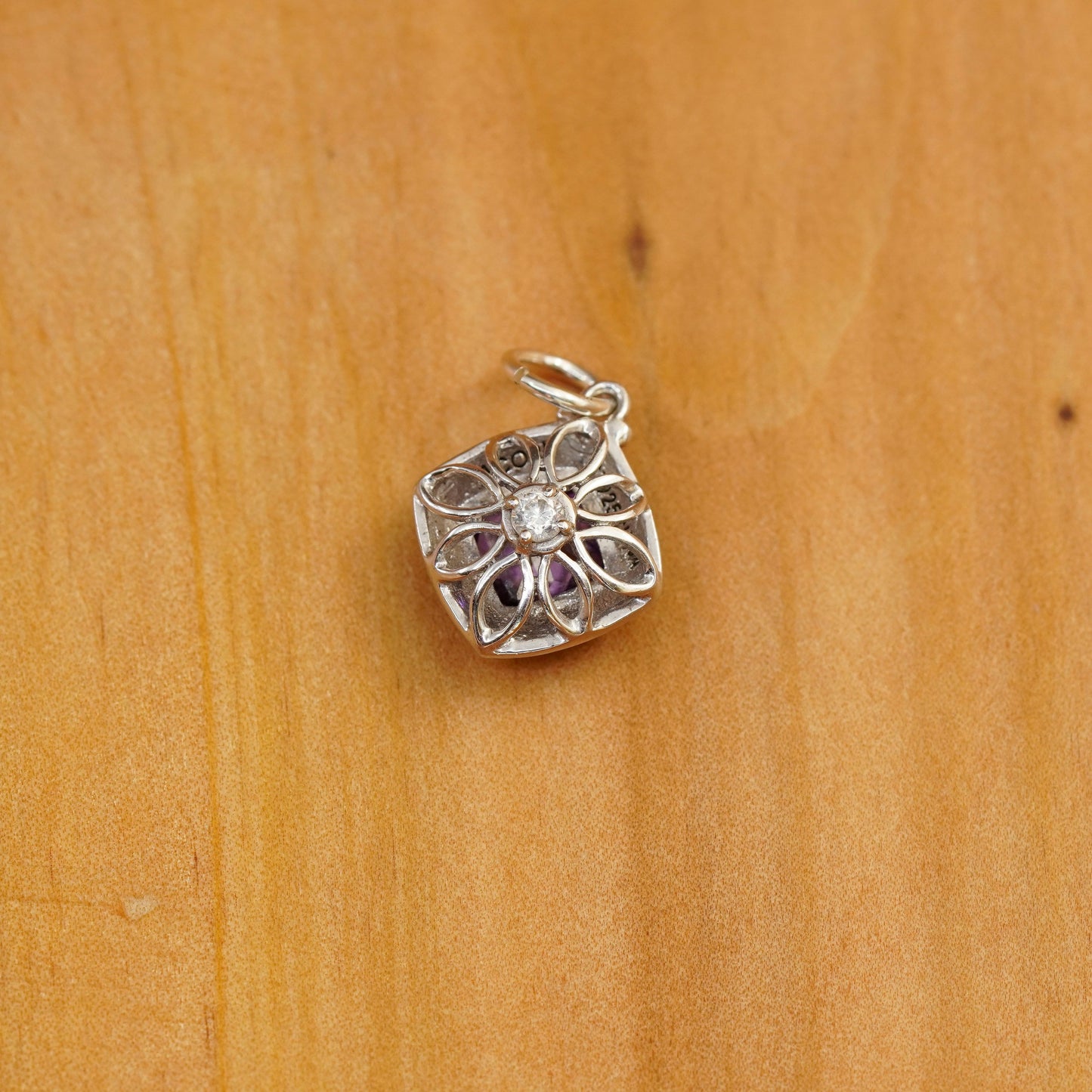 Vintage Sterling 925 silver handmade pendant with diamond shaped amethyst