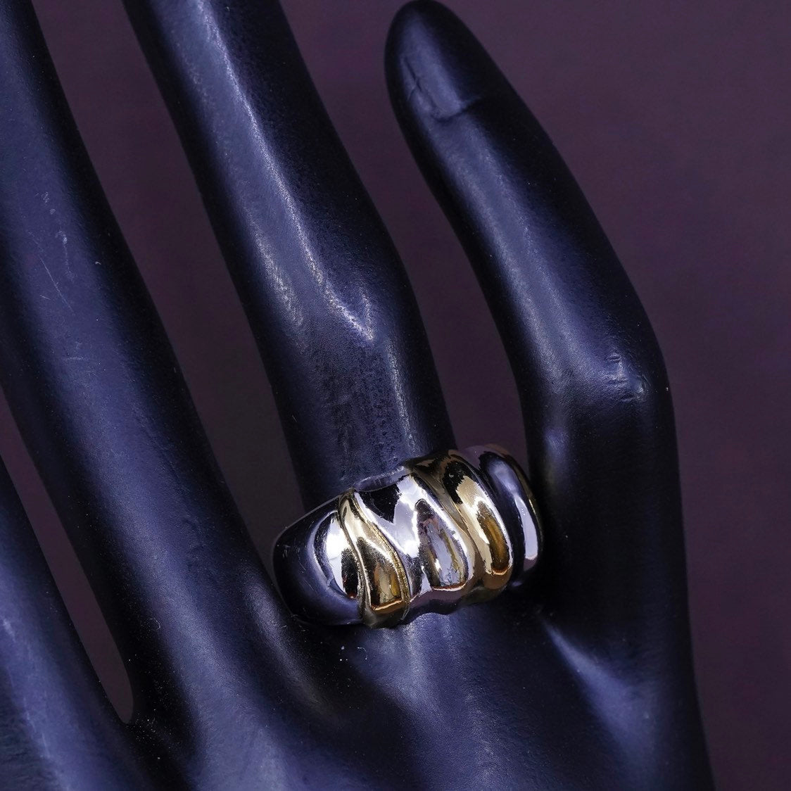 sz 8, vtg Sterling silver ring, solid 925 silver with ribbed wave