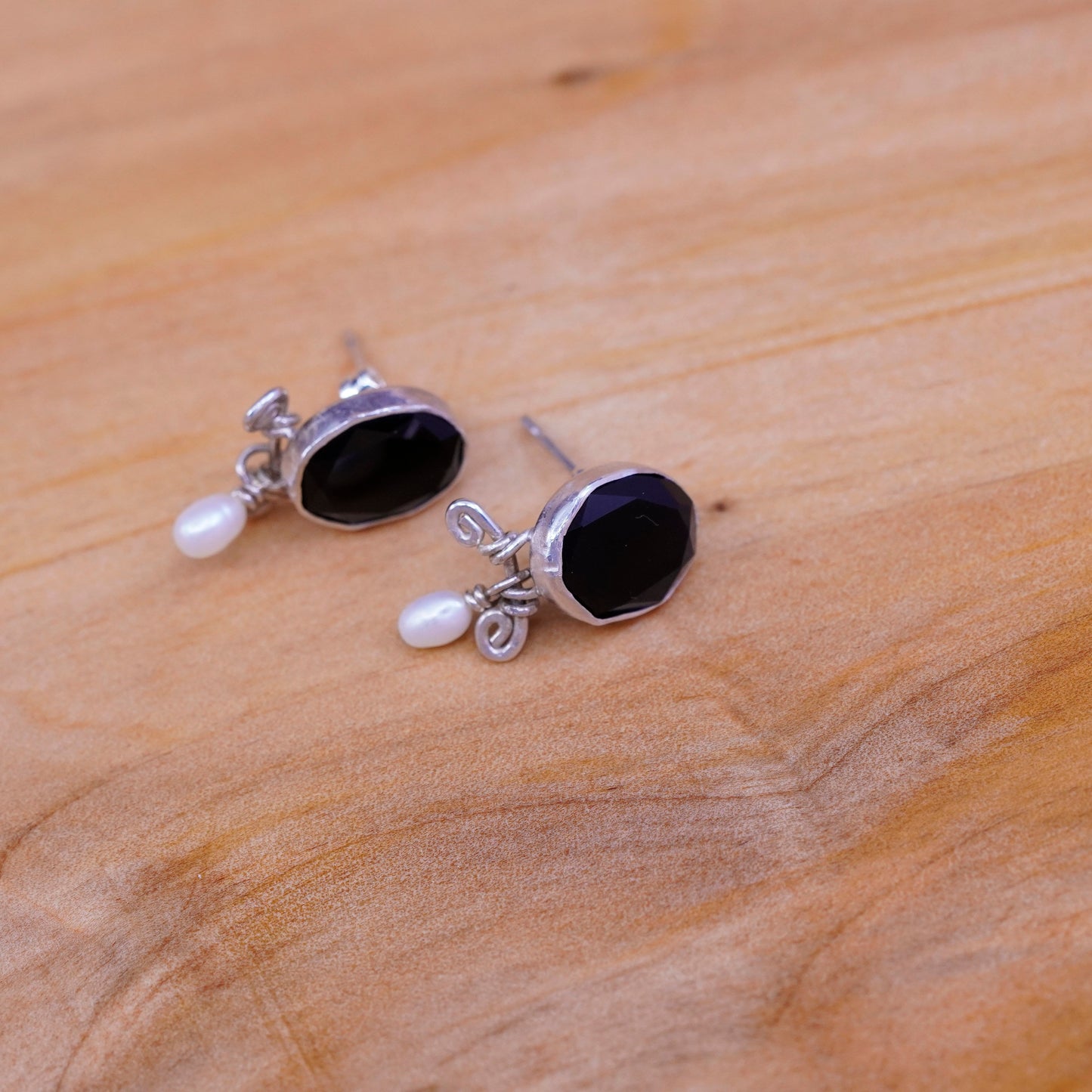 Vintage Sterling 925 silver handmade earrings with oval obsidian N pearl beads
