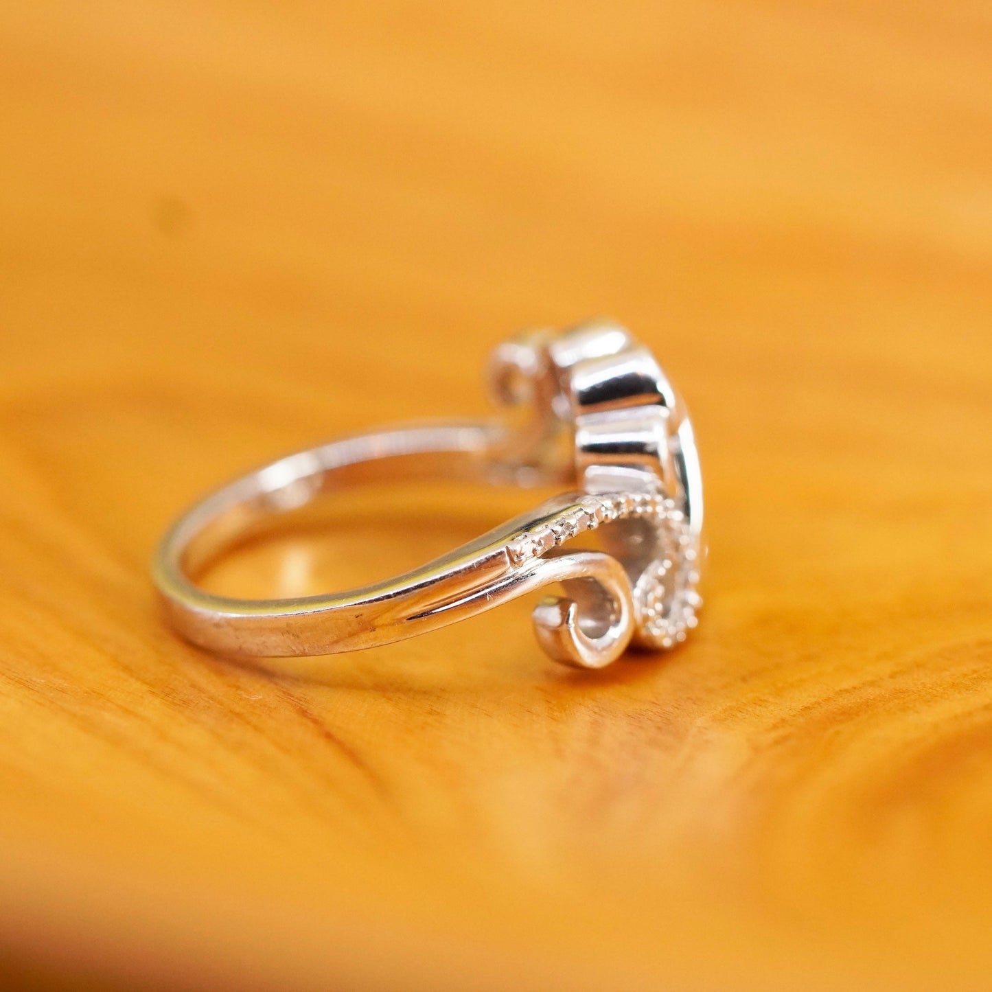 Size 7, vintage Sterling silver ring, 925 entwined Heart band genuine diamond