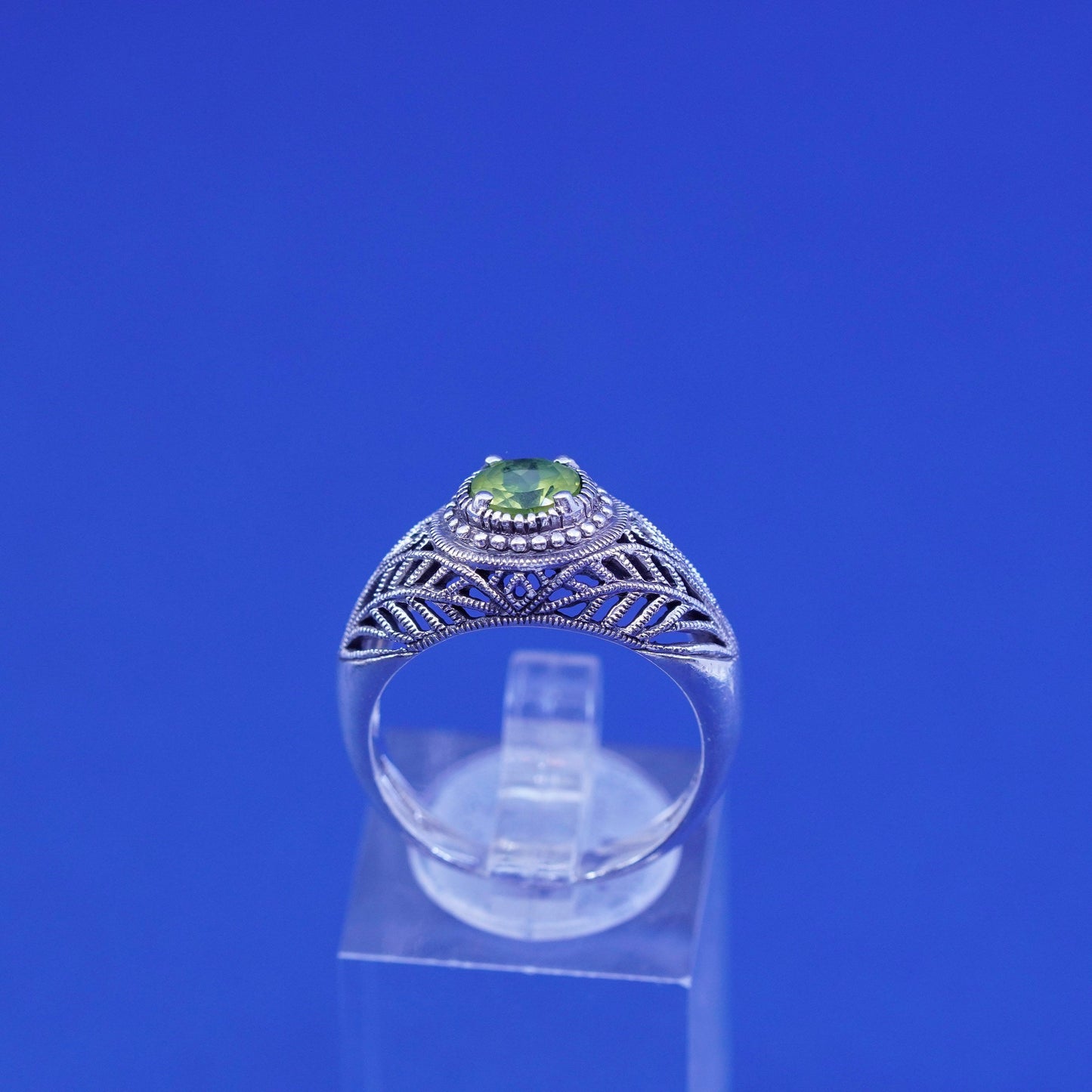 Size 8.25, vintage Sterling 925 silver handmade filigree ring with peridot