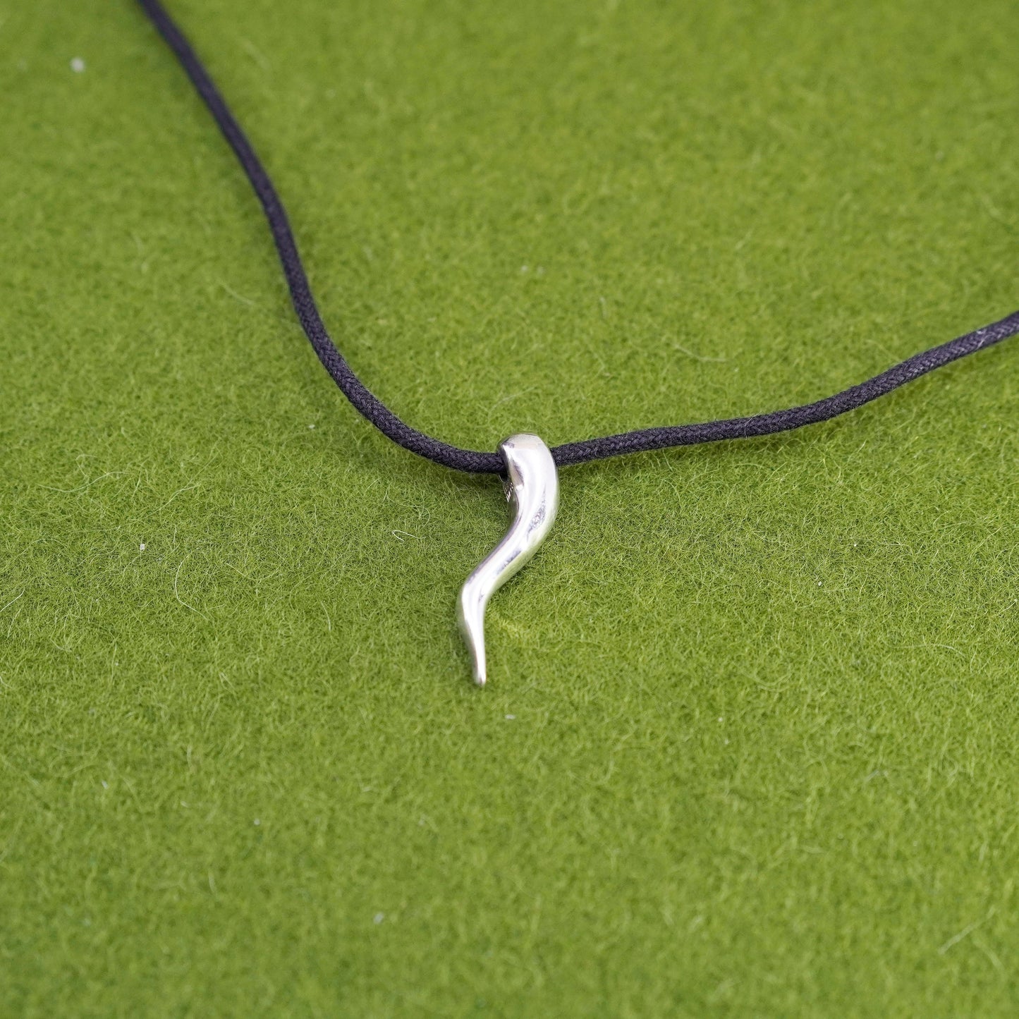 14”, Italian Sterling Silver black linen Chain Necklace with 925 horn Pendant