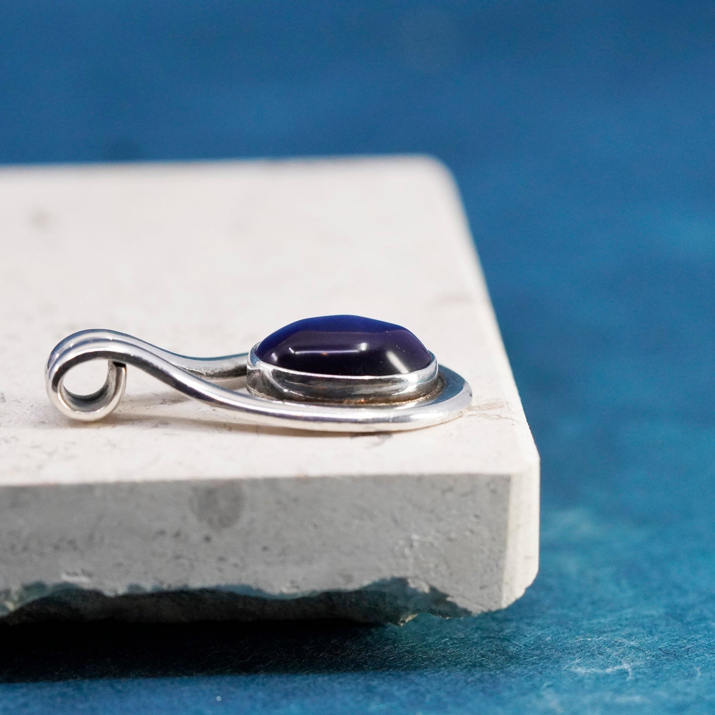 Vintage Sterling silver handmade pendant, 925 charm w/ oval shaped blue cat eye
