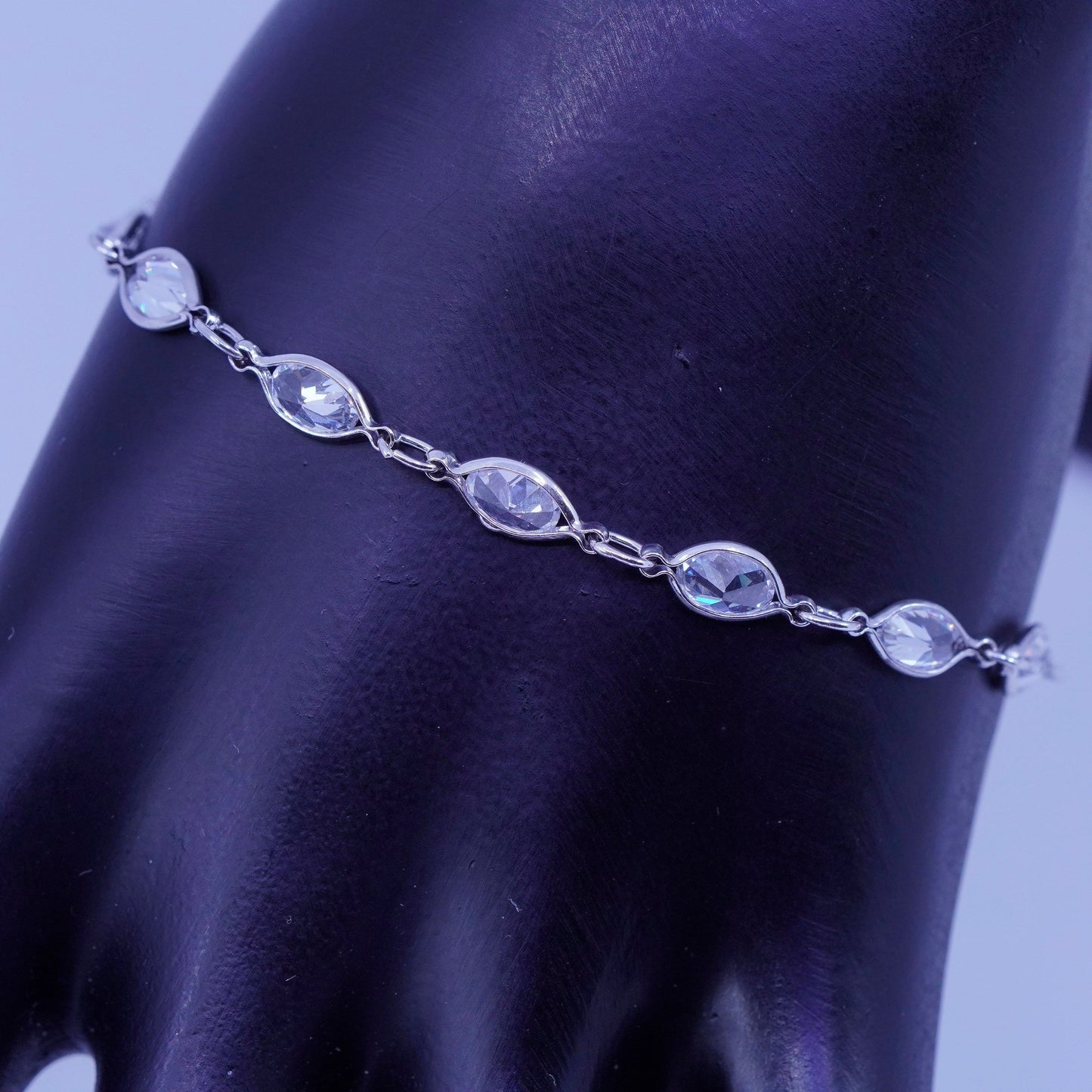 7”, Vintage Italy Sterling 925 silver bracelet chain with Cz inlay