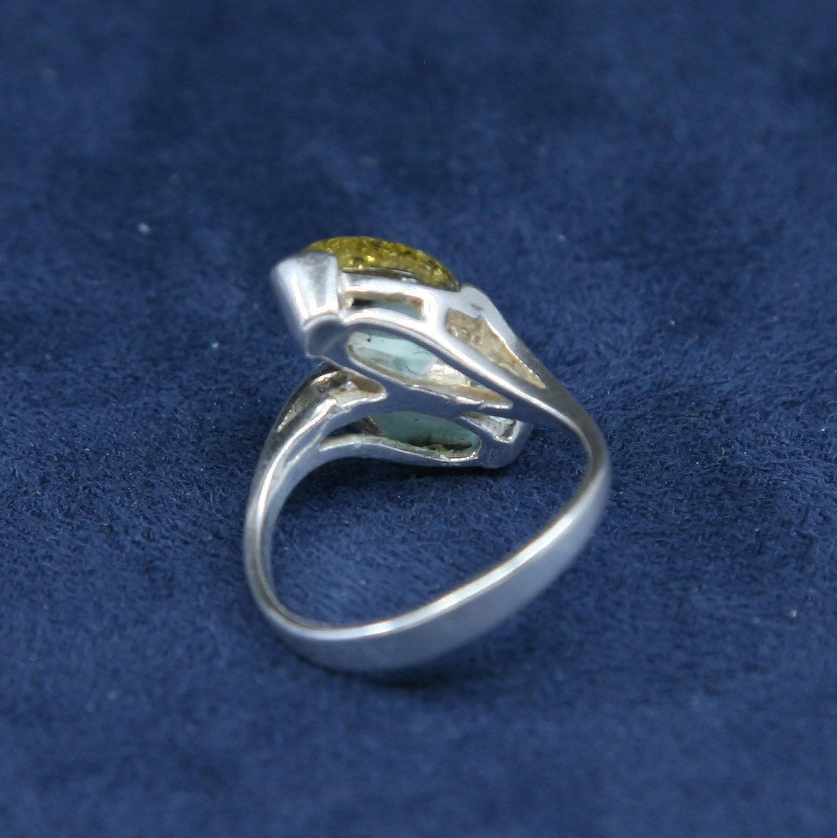 Size 8.5, vtg Sterling 925 silver handmade ring w/ amber, Native American