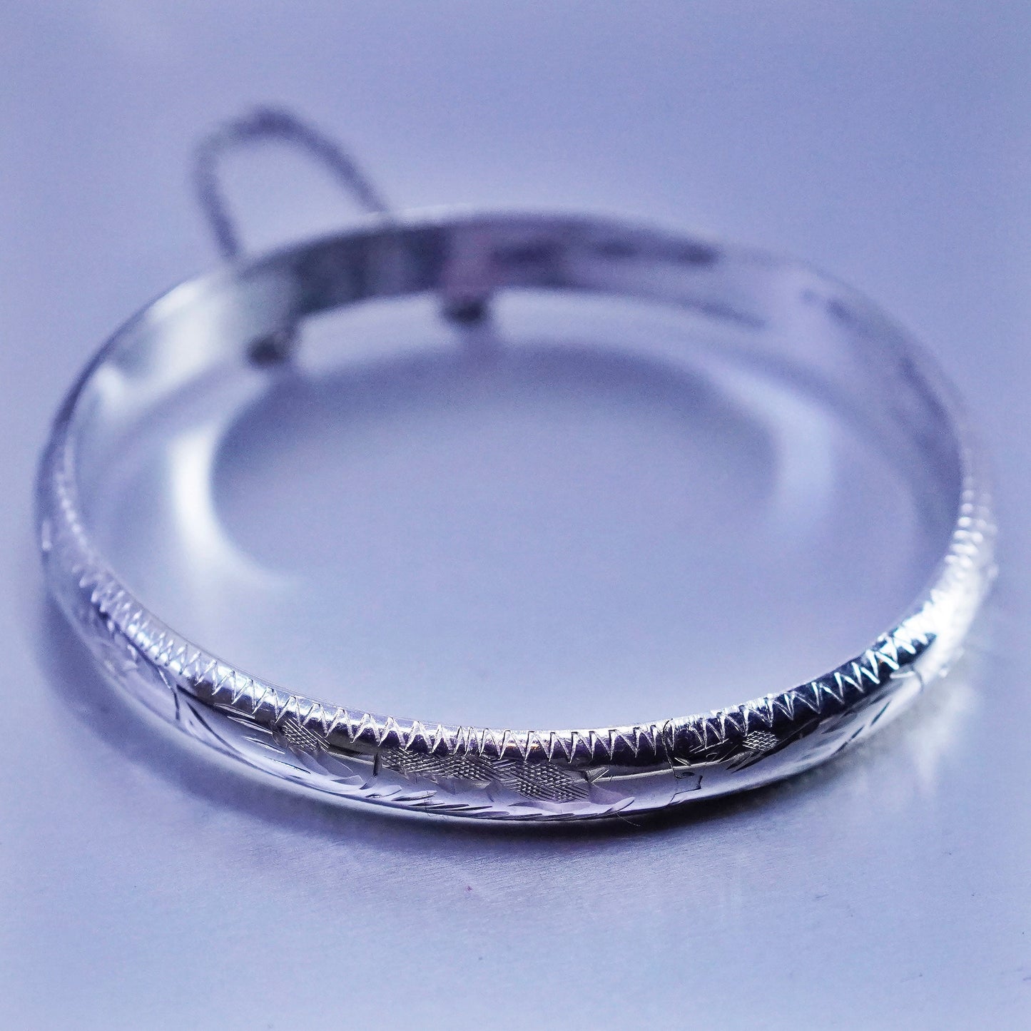 7.25”, vtg Italy Sterling 925 silver handmade bracelet, textured hinged bangle