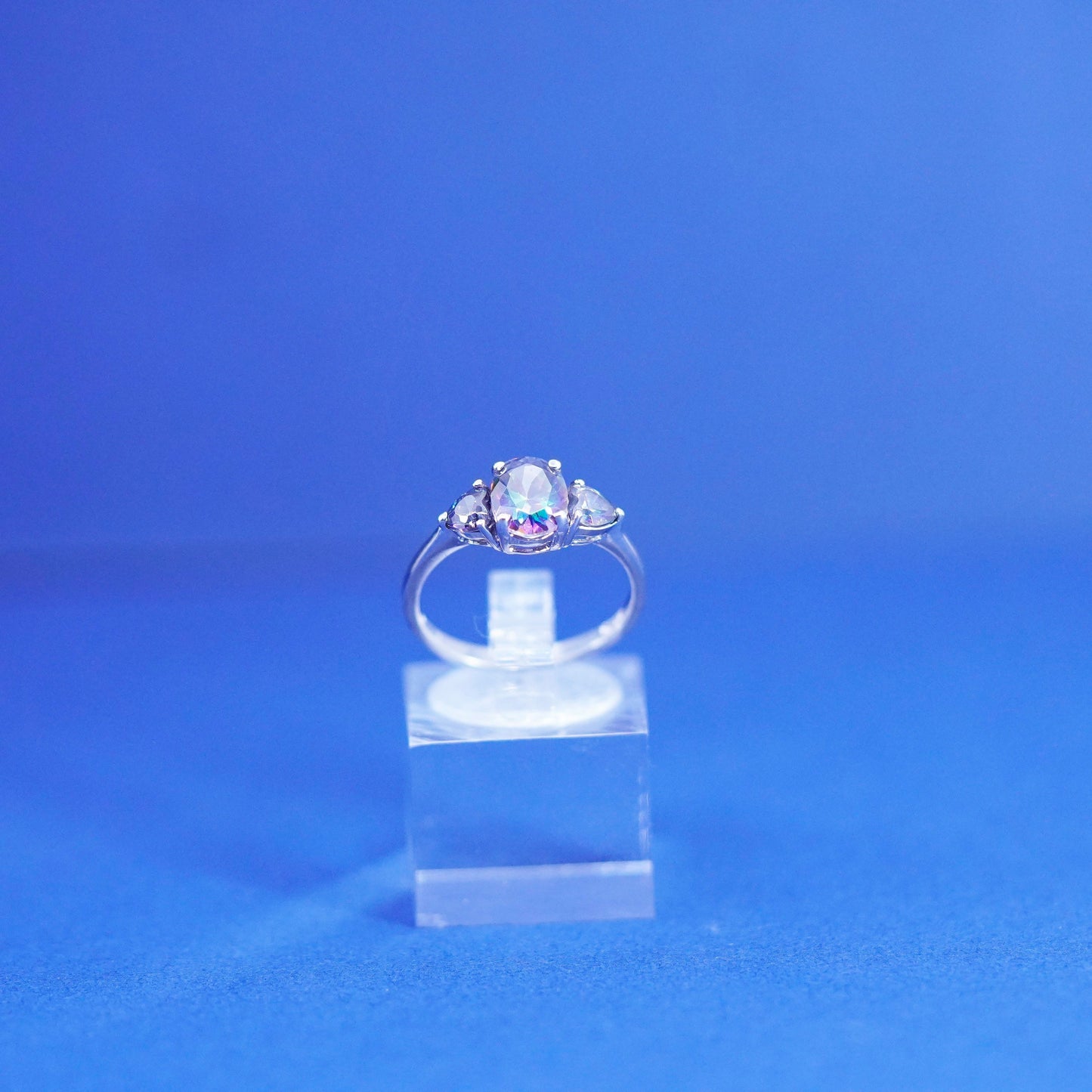 Size 6, vintage Sterling 925 silver ring with rainbow topaz