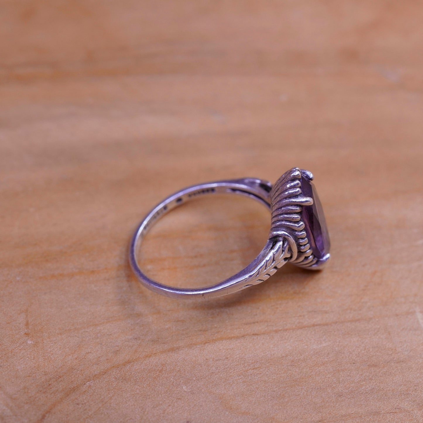 Size 8.5, vtg kabana Sterling Silver Handmade ring, 925 ribbed band amethyst