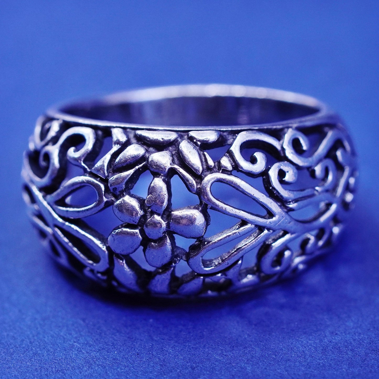 Size 8, vintage sterling silver handmade ring, 925 filigree flower band