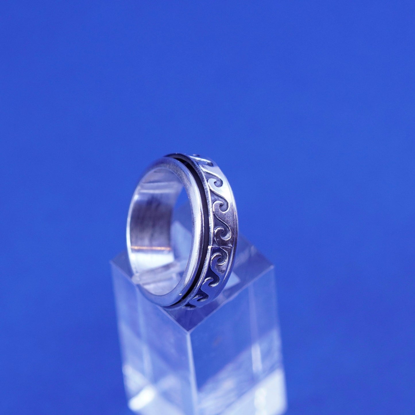 Size 8.5, vintage sterling silver men’s band, 925 wave spinner ring