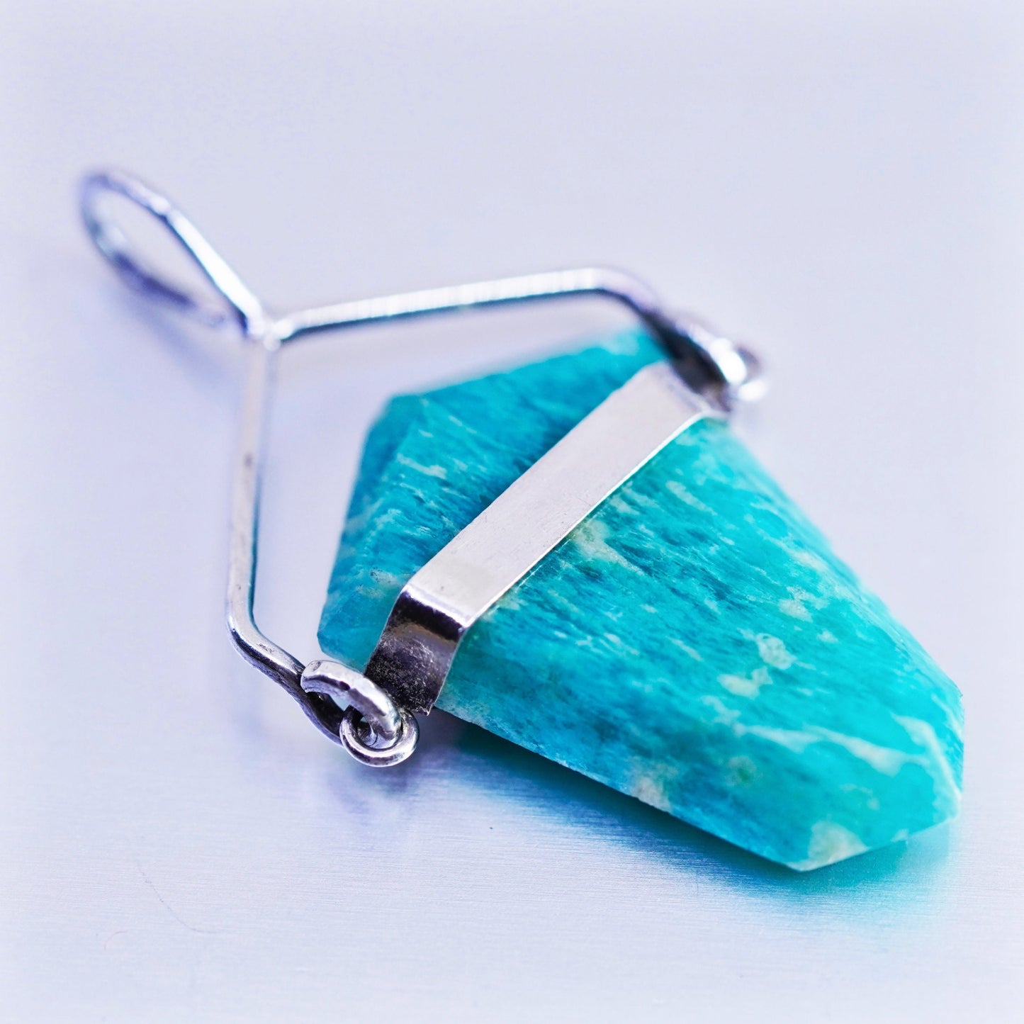 antique sterling 925 silver healing crystal pendant with green crystal