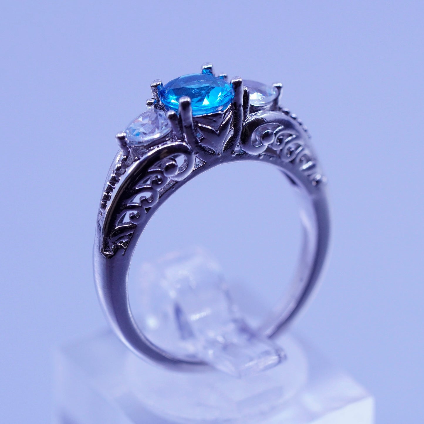 Size 7.75, vintage Sterling 925 silver handmade filigree ring with blue Cz