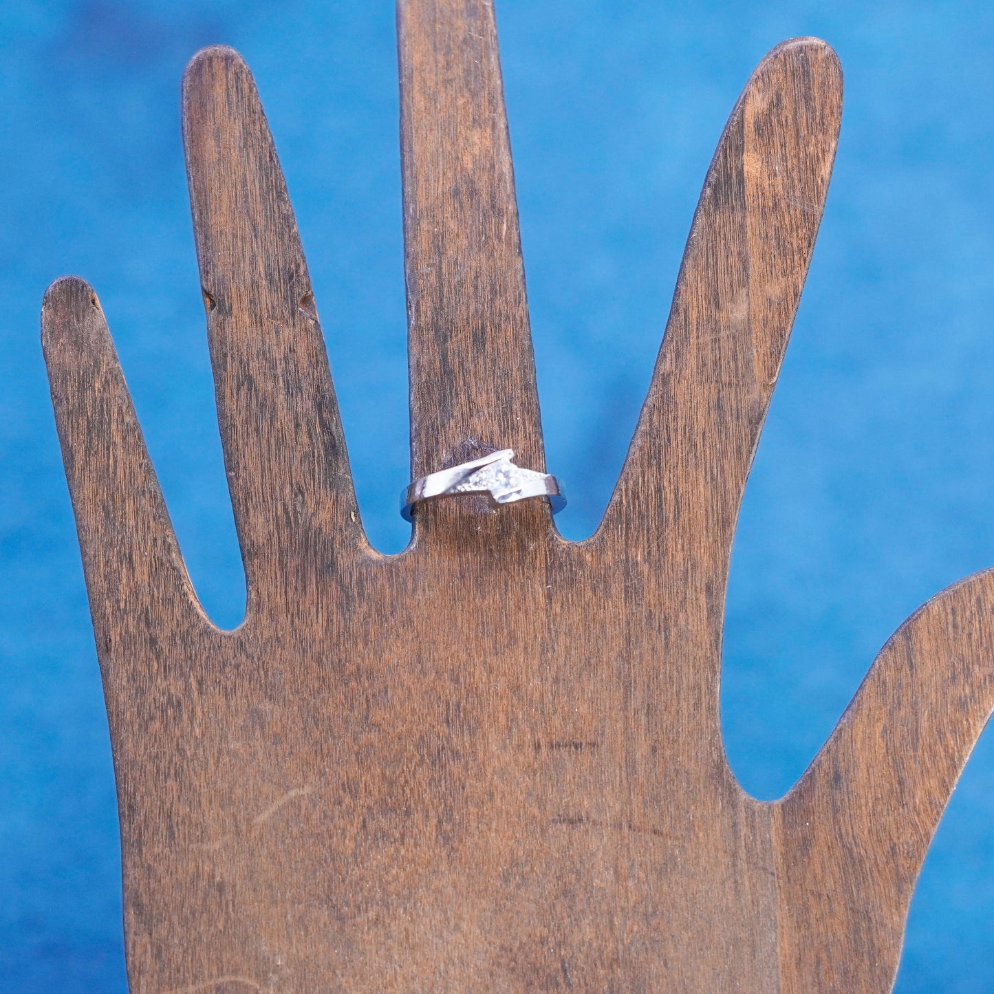 Size 7, vintage Sterling 925 silver engagement anniversary band ring with Cz