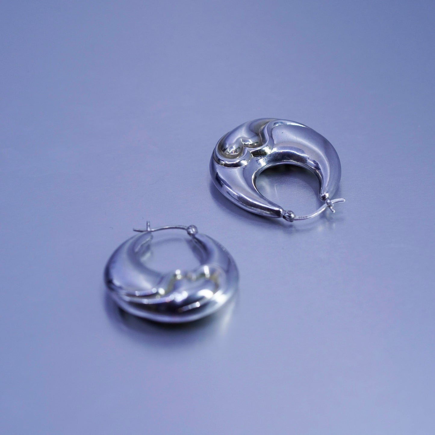1.25”, vintage Sterling silver handmade earrings, puffy 925 ribbed hoops heart