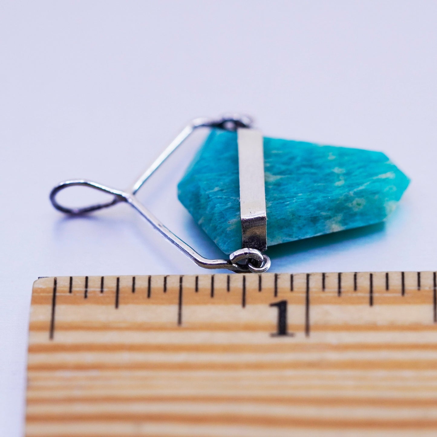 antique sterling 925 silver healing crystal pendant with green crystal