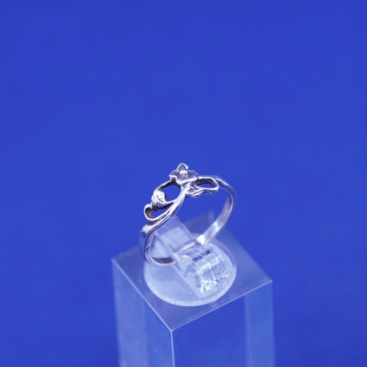 Size 5.5, vintage Sterling silver handmade ring, 925 flower band