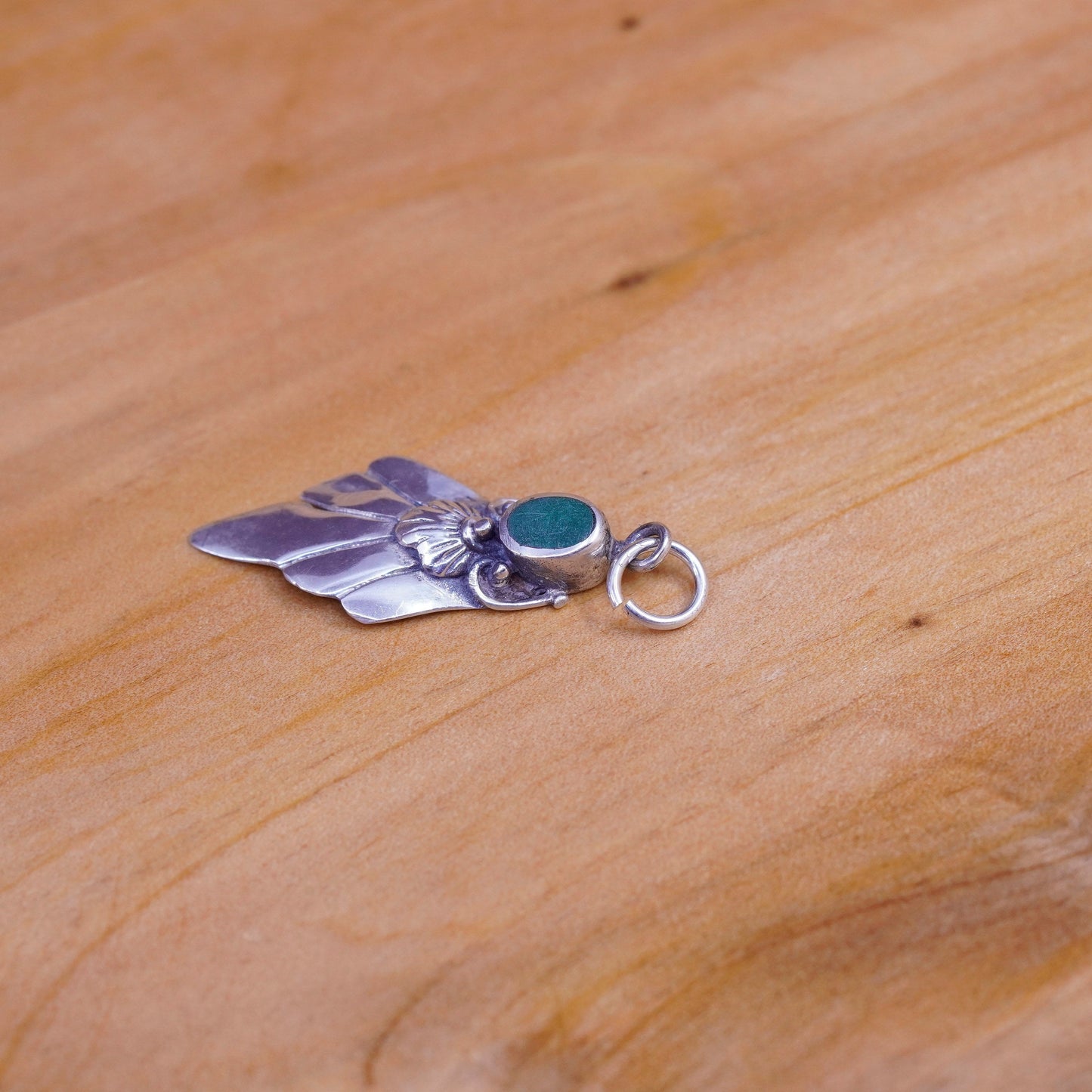 Vintage Sterling 925 silver pendant with oval malachite inlay
