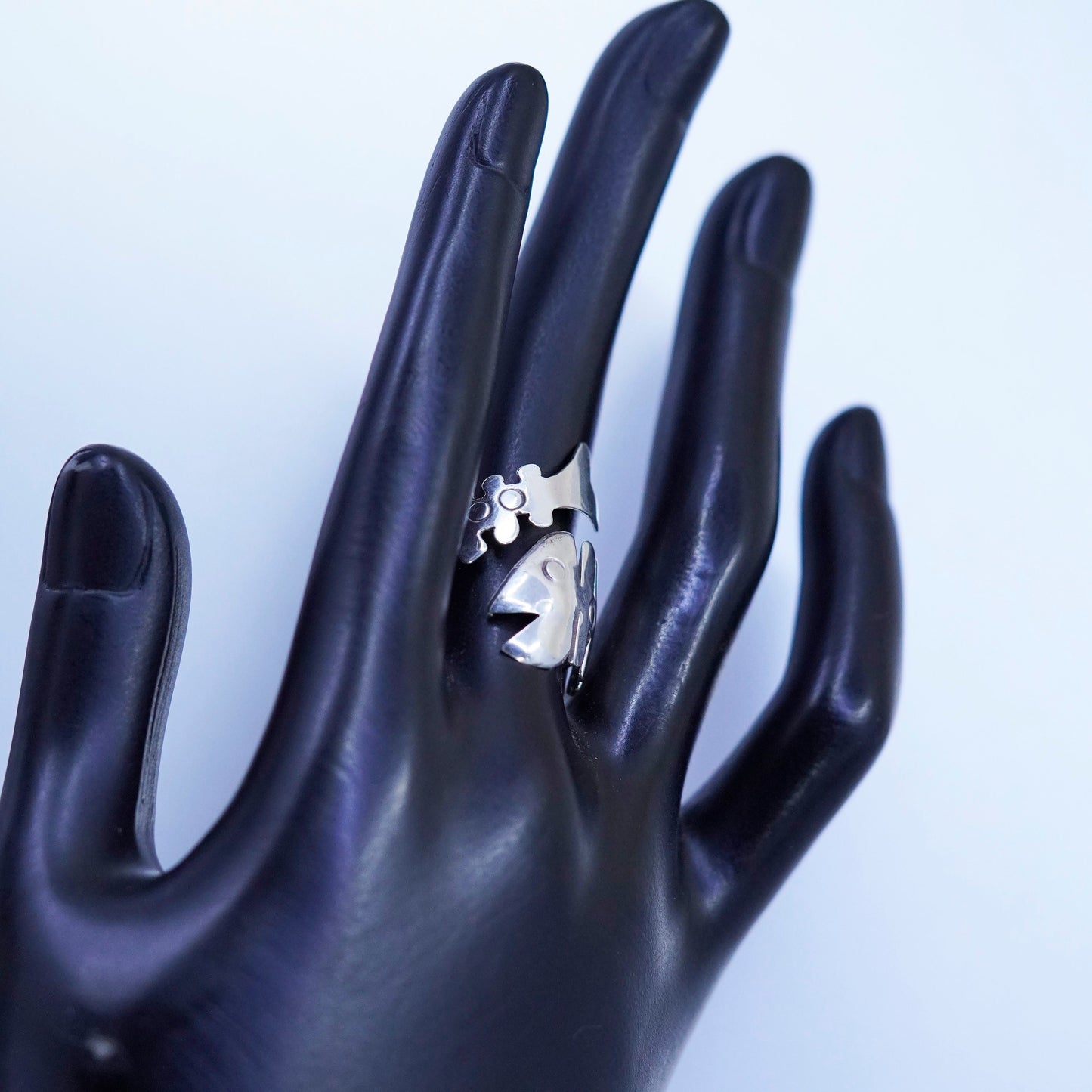 Size 7, southwestern Sterling 925 silver handmade ring, wrap fish bone band