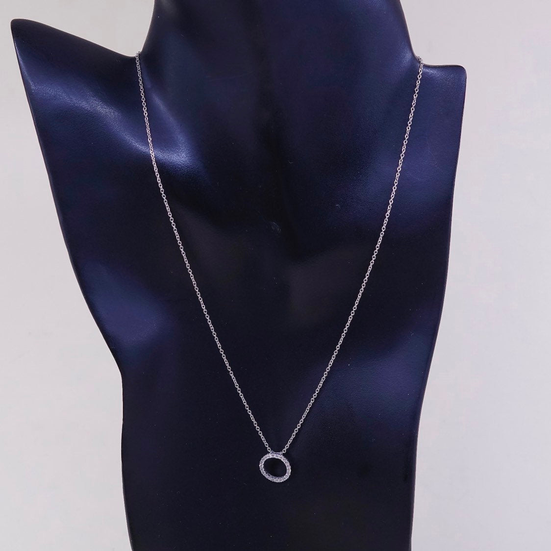 16"+2”, vtg Sterling silver necklace, 925 chain w/ circle pendant N Cz