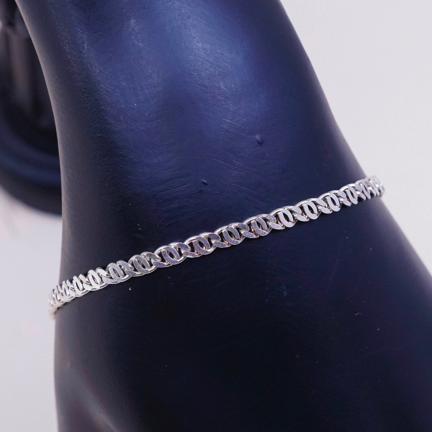 7.25”. 3mm, vtg milor sterling silver curb bracelet, italy 925 charm chain