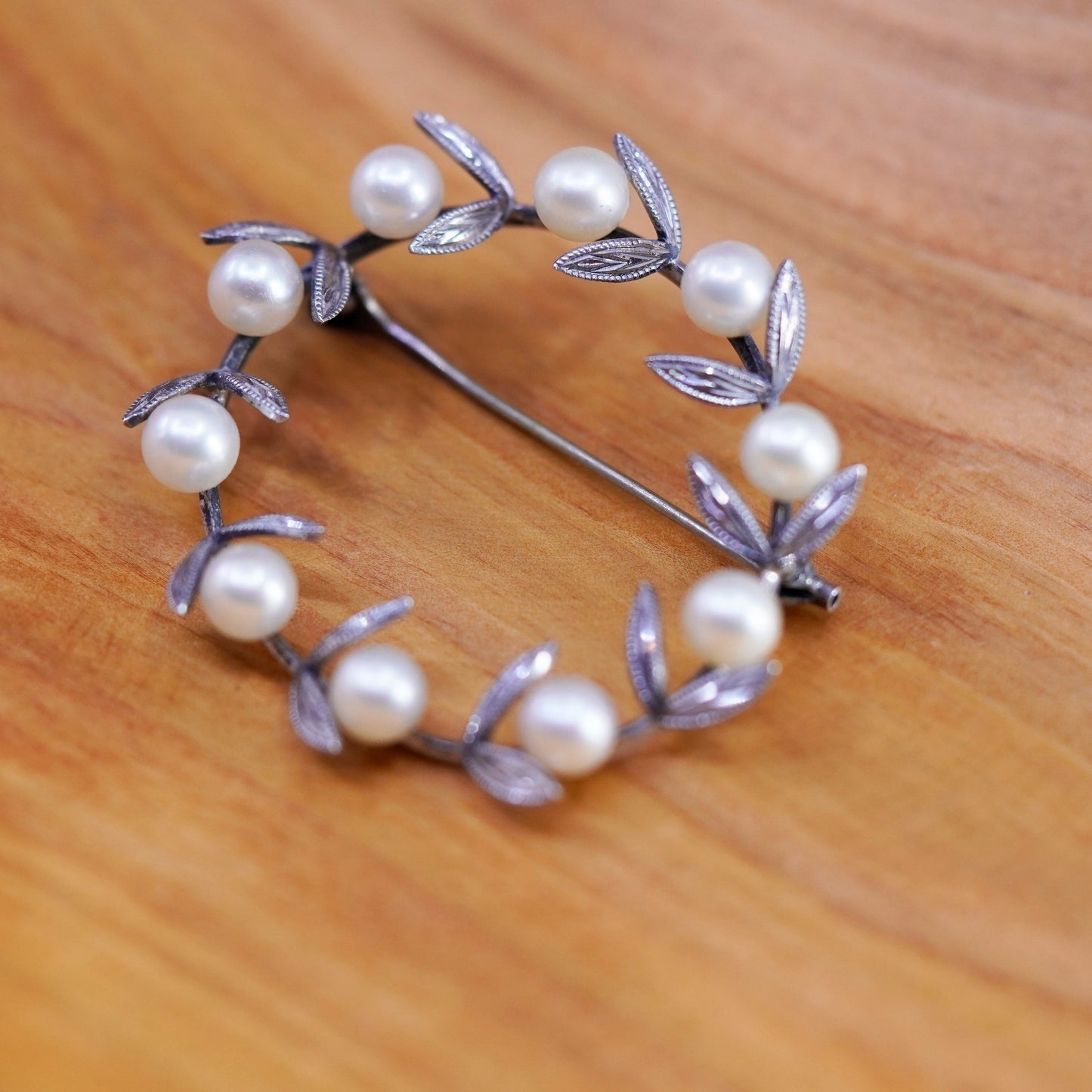 Vintage handmade sterling 925 silver leafy brooch with pearl