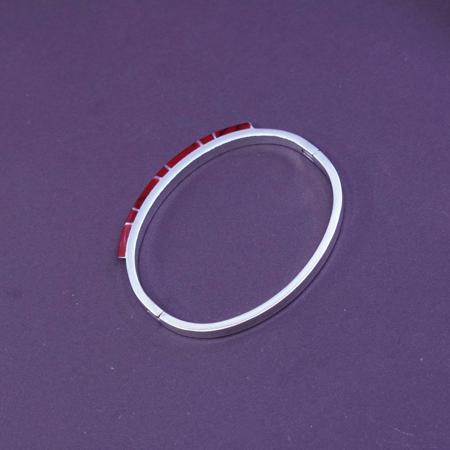 7”, vtg Sterling silver handmade bracelet, 925 hinged bangle with red jasper
