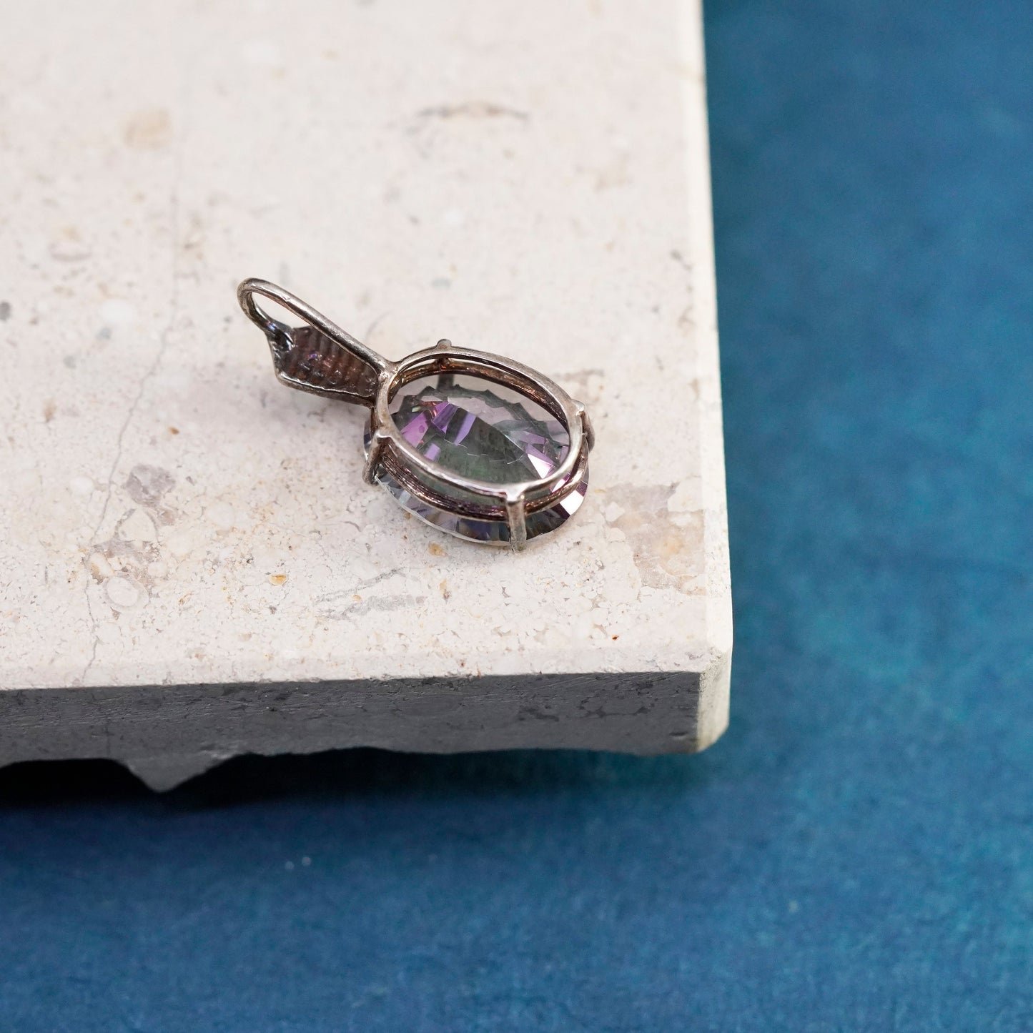 Vintage sterling 925 silver handmade pendant with rainbow topaz