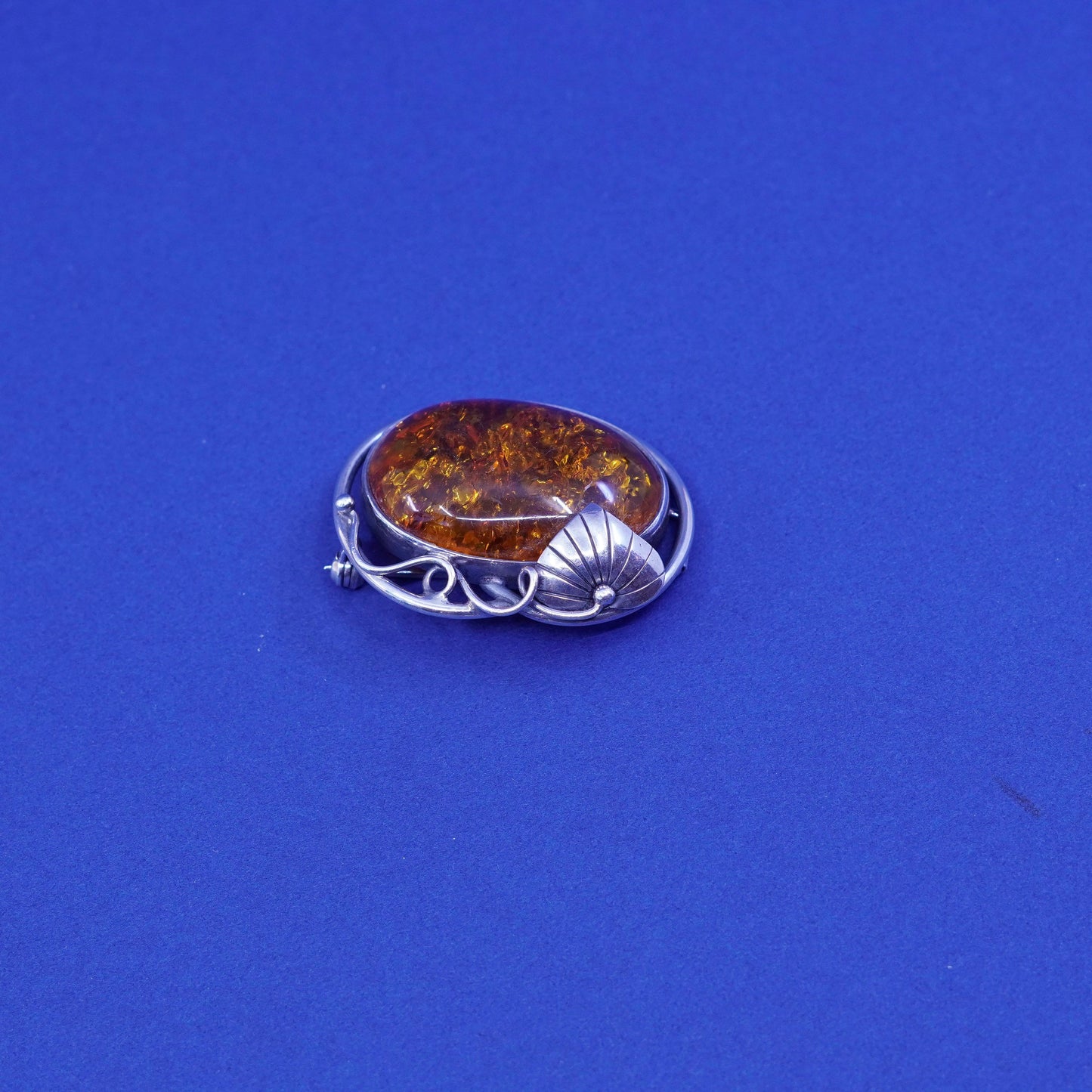 Vintage Sterling 925 silver handmade brooch with oval amber and leaf