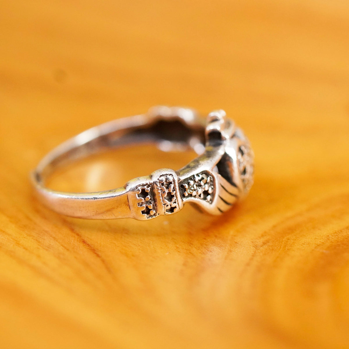 Size 8.75, Solvar sterling silver claddagh ring, holding topaz heart 925 band
