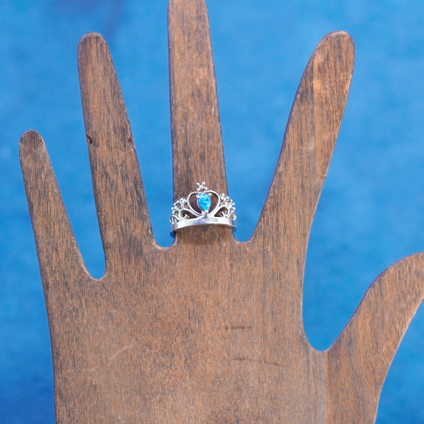 Size 7.25, vintage sterling 925 silver handmade crown ring with opal