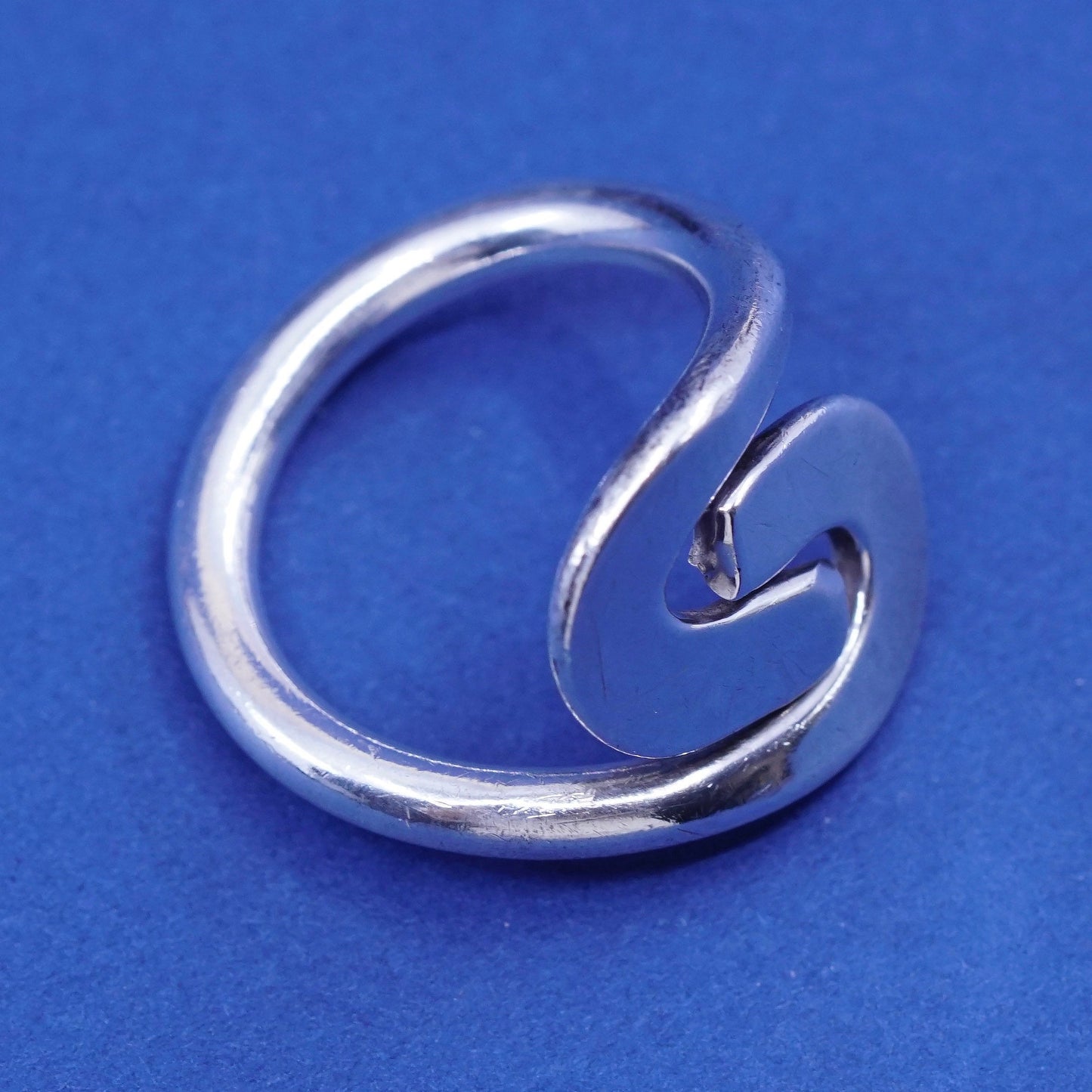 Size 8.25, vintage Sterling silver handmade ring, 925 wide swirly band