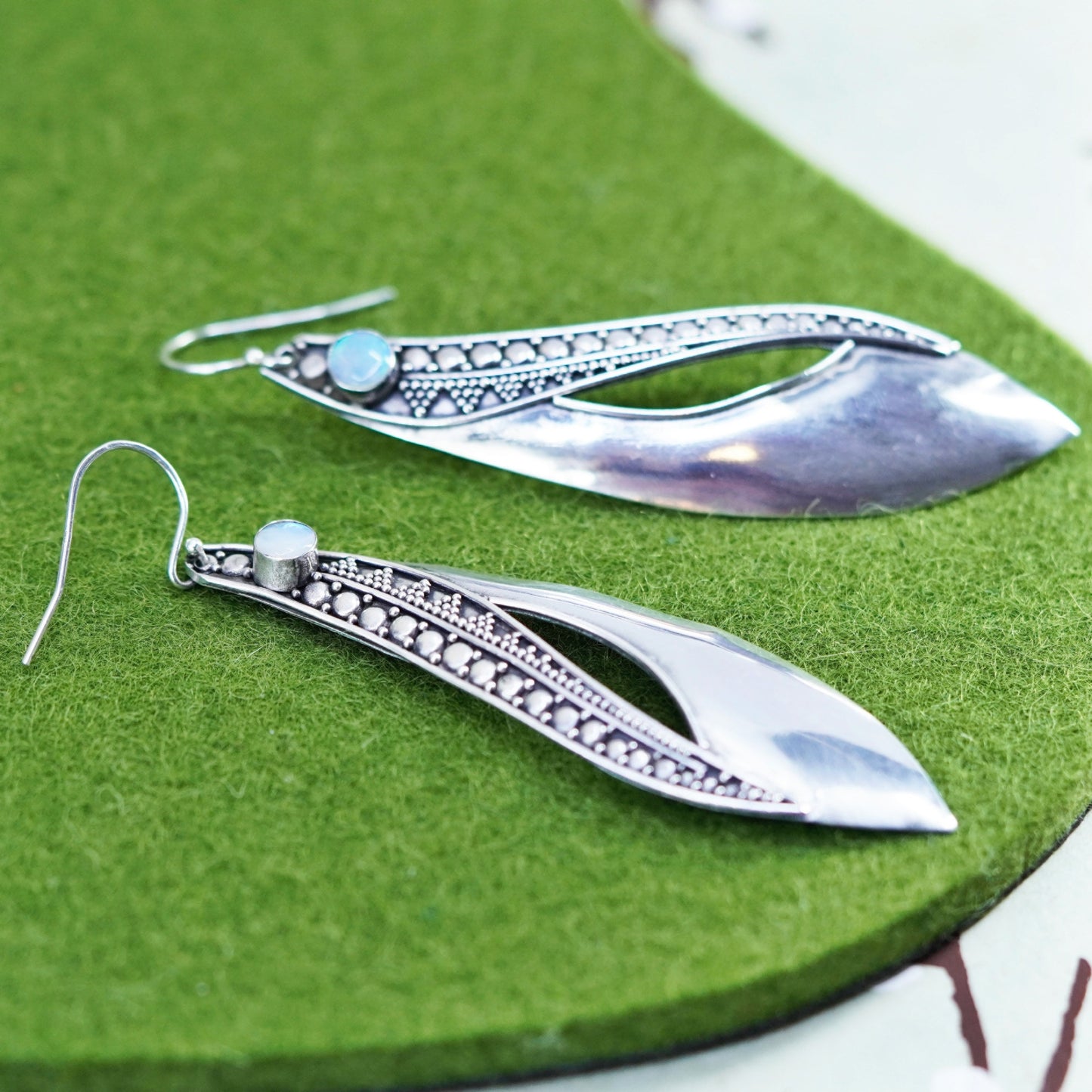 Vintage southwestern sterling 925 silver handmade leafy beaded earrings opal