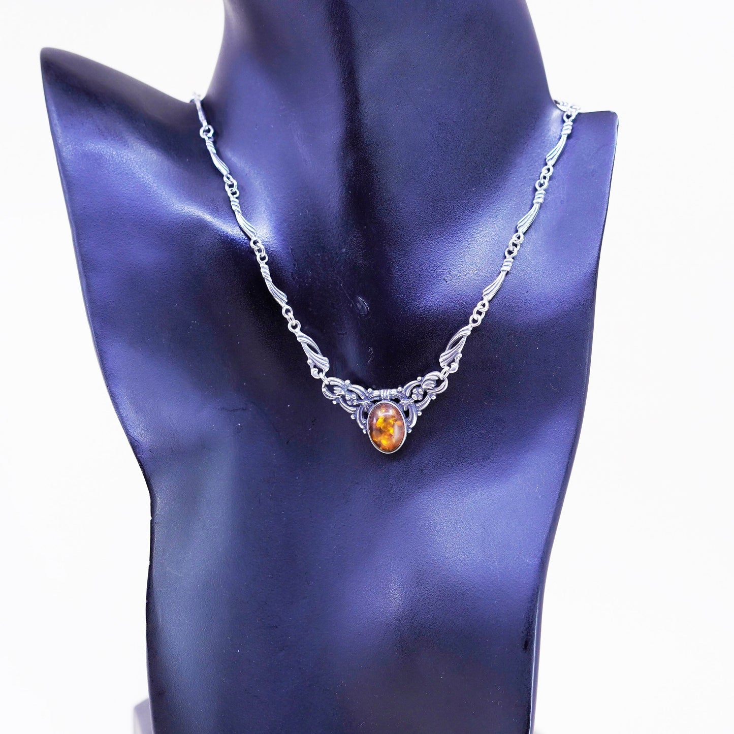 18”, Vintage Israel Sterling 925 silver handmade necklace with oval amber