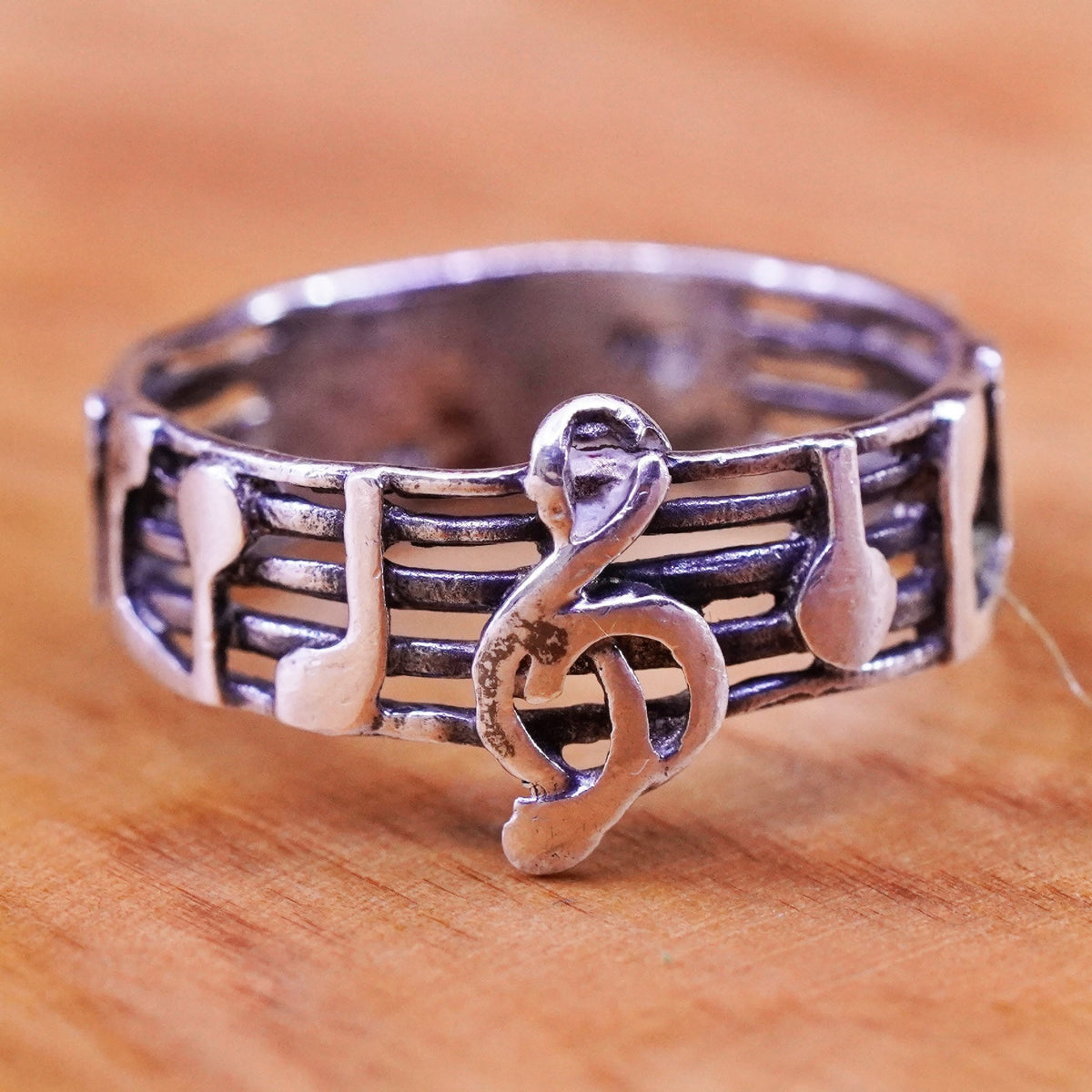 Size 7, vintage sterling silver handmade ring. 925 music note symbol