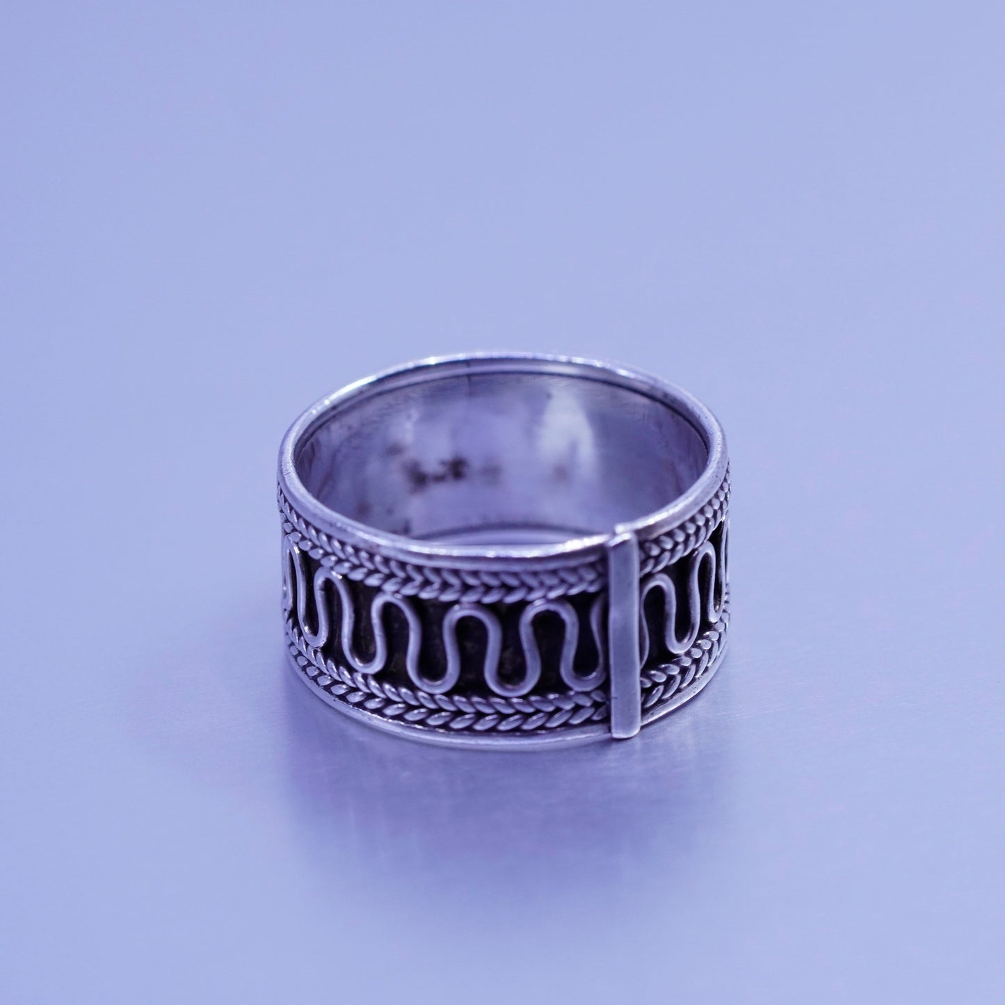 Size 8, vintage Sterling 925 silver handmade ring, wired band