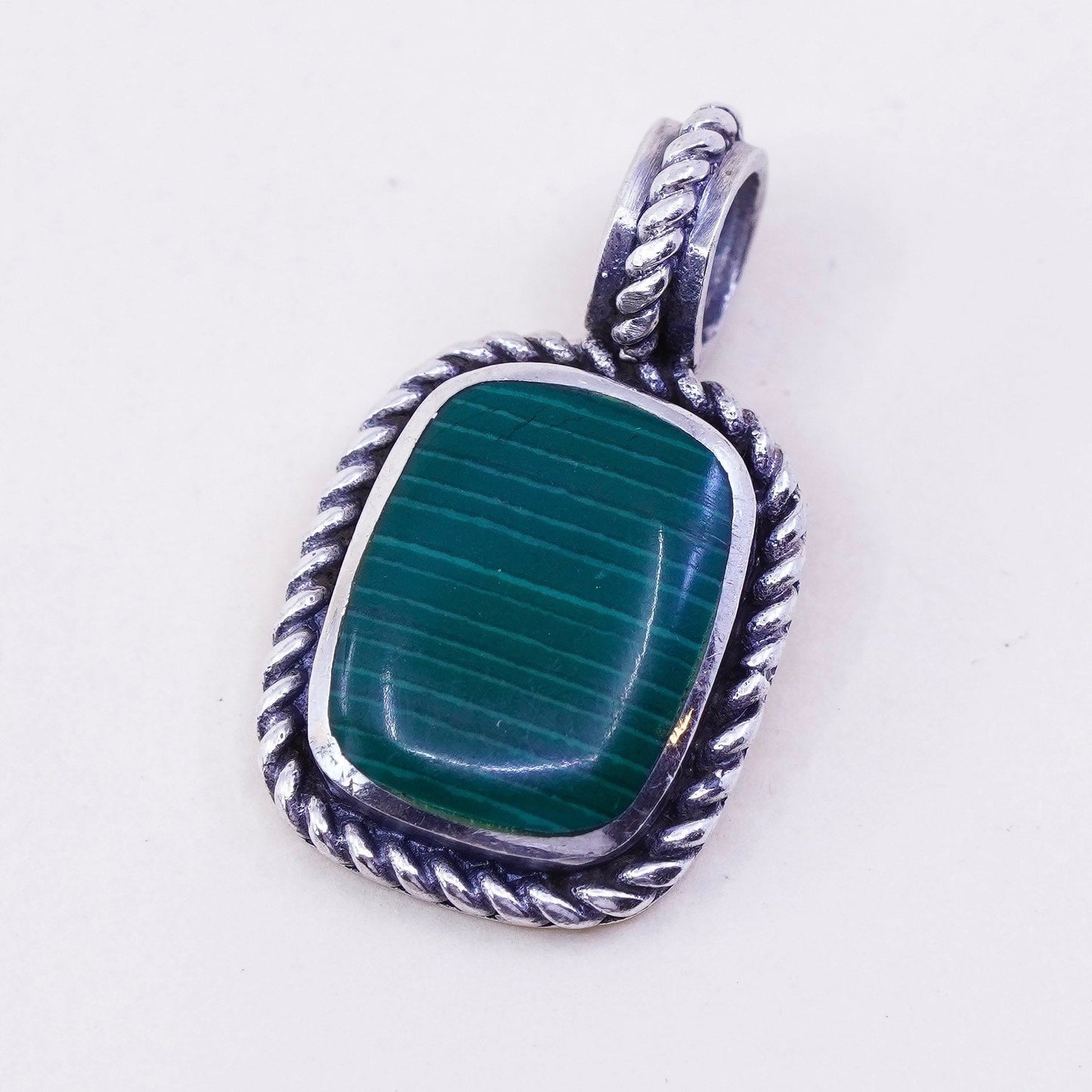 Vintage sterling 925 silver handmade pendant with Oval malachite and cable