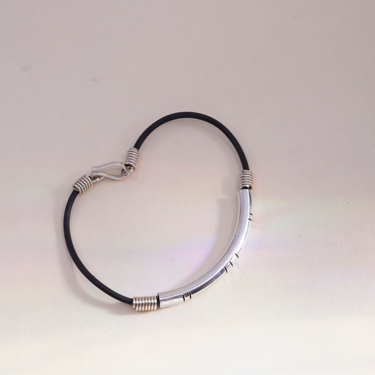 7.5”, Vintage black rubber chain with sterling 925 silver bar