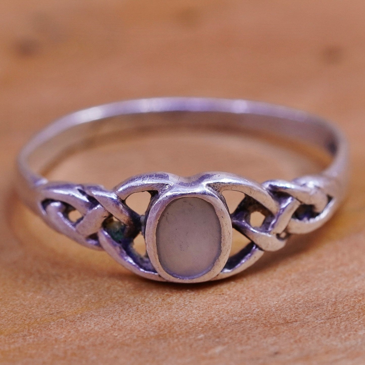 Size 8.5, vintage Sterling 925 silver handmade ring mother of pearl filigree