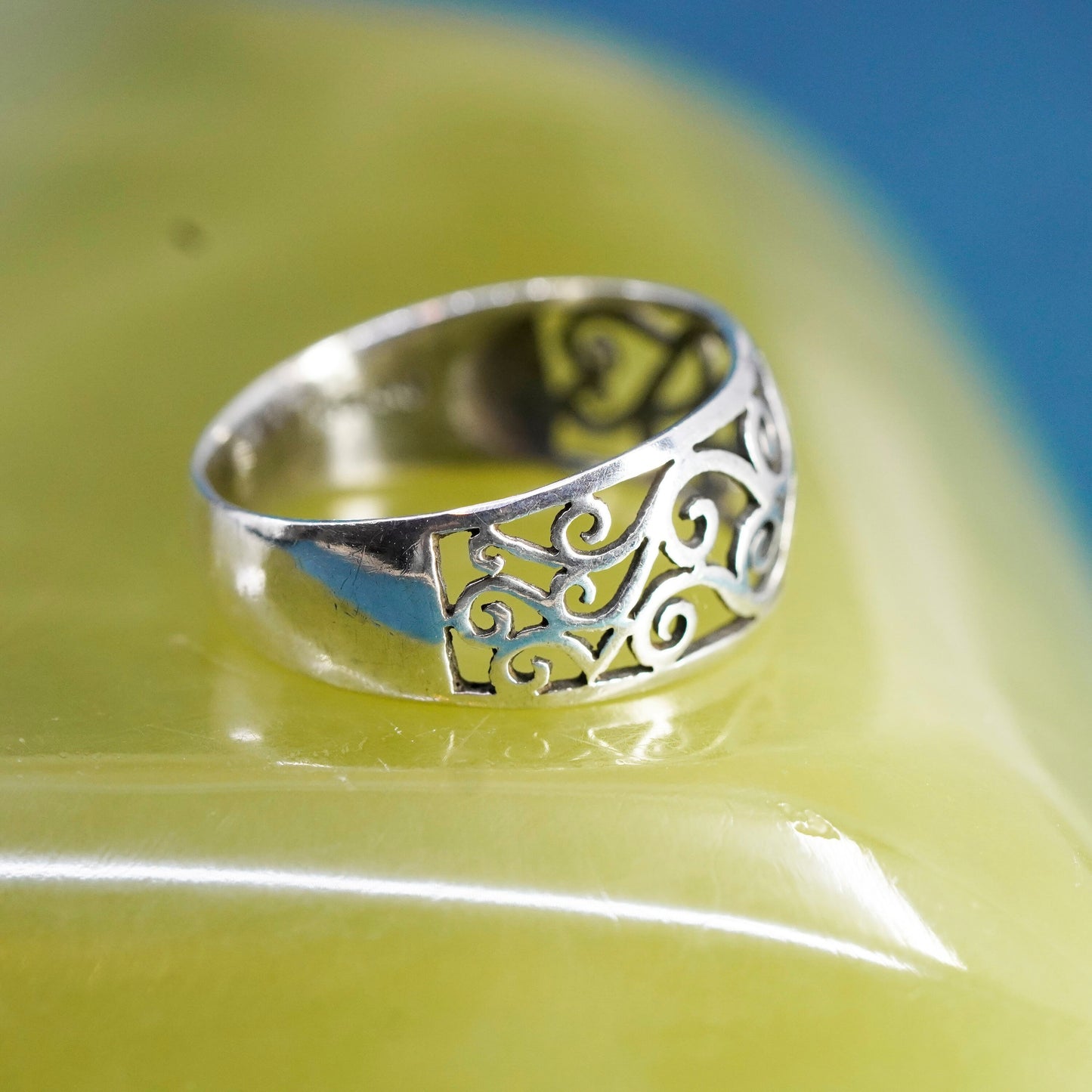 Size 9, vintage Sterling silver handmade ring, 925 filigree swirly band