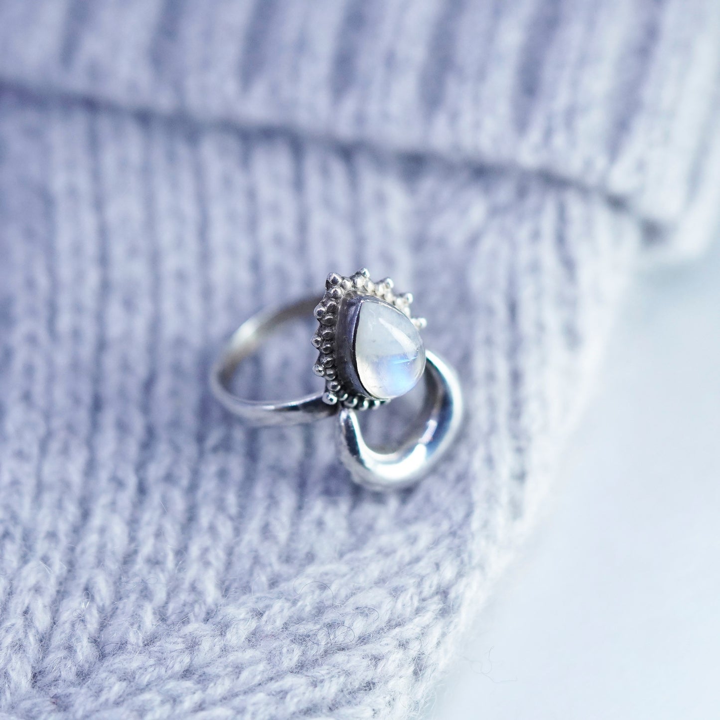 Size 6.75, vintage Sterling 925 silver handmade Bali ring w/ teardrop moonstone