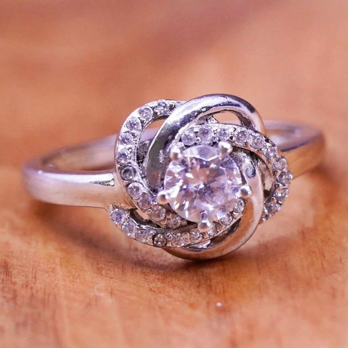 Size 7.25, vintage Sterling silver flower ring, modern 925 flower with Cz