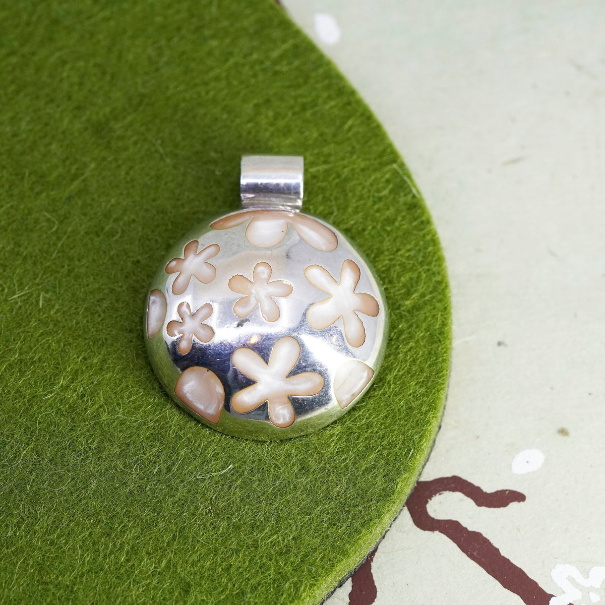 Vintage Mexico sterling silver handmade pendant, 925 circle with flower Enamel