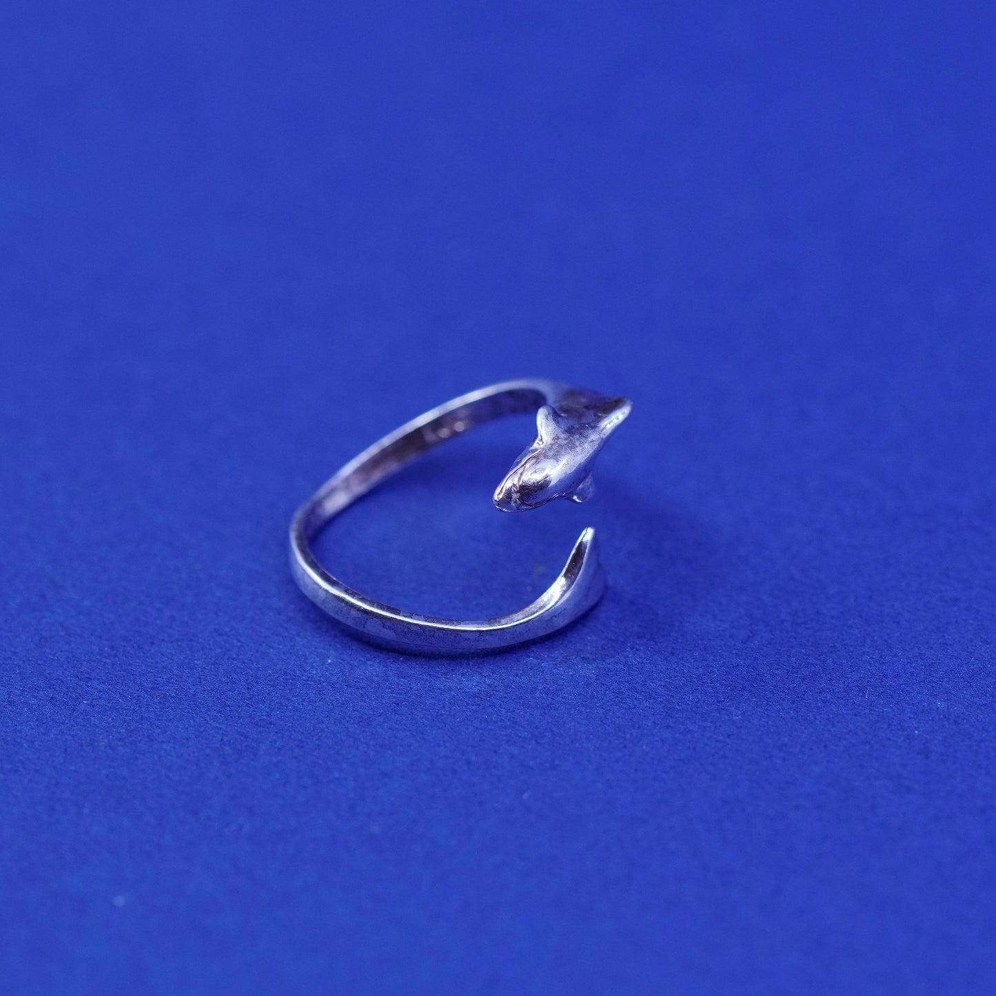 Size 4, vintage sterling silver handmade ring, 925 dolphin wrap band