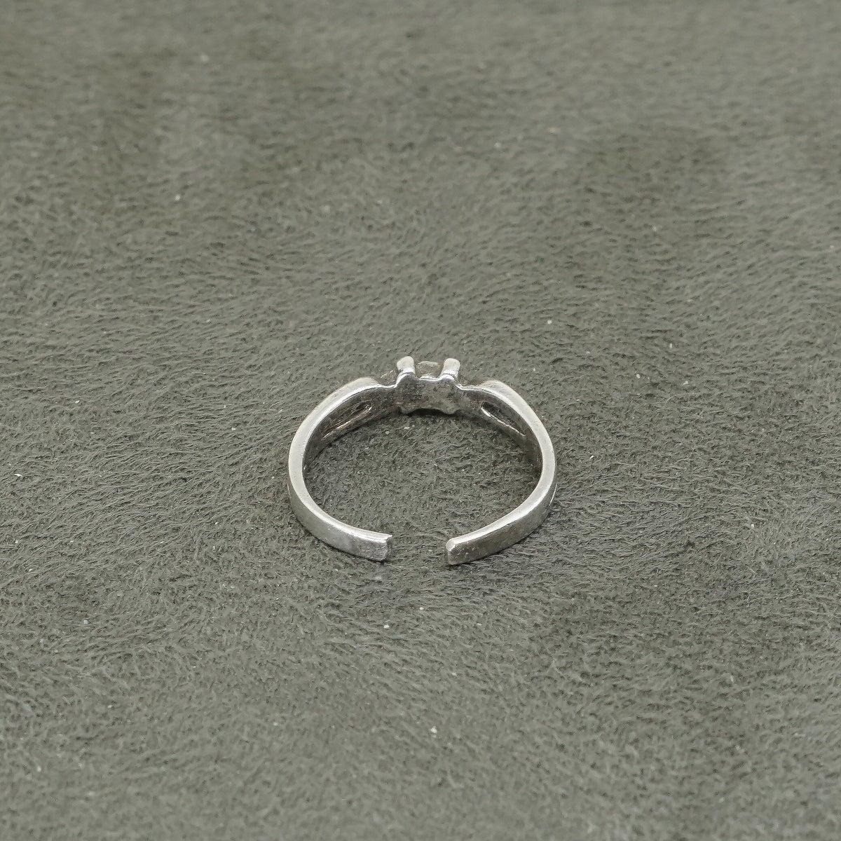 sz 4, vtg Sterling silver handmade ring, 925 band w/ green crystal
