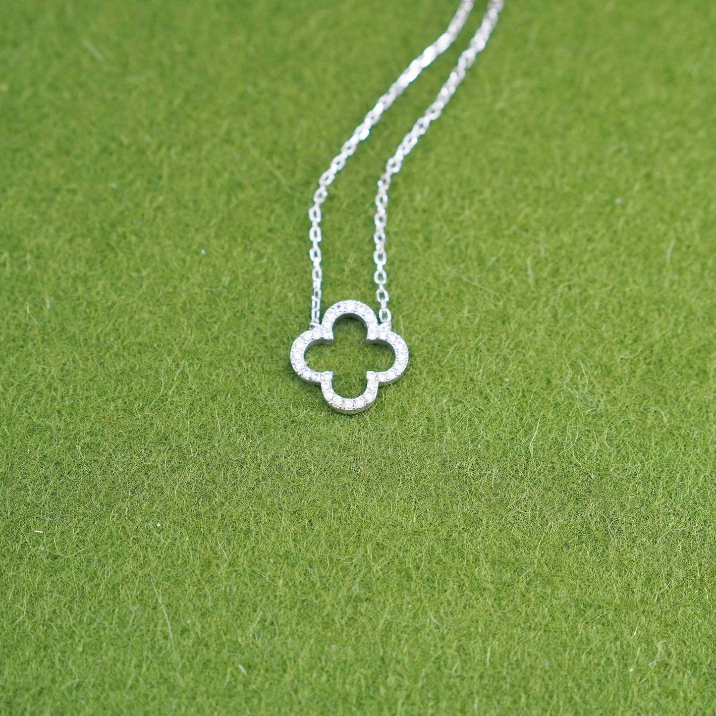 17+1”, sterling 925 silver circle chain necklace with Cz lucky clover pendant